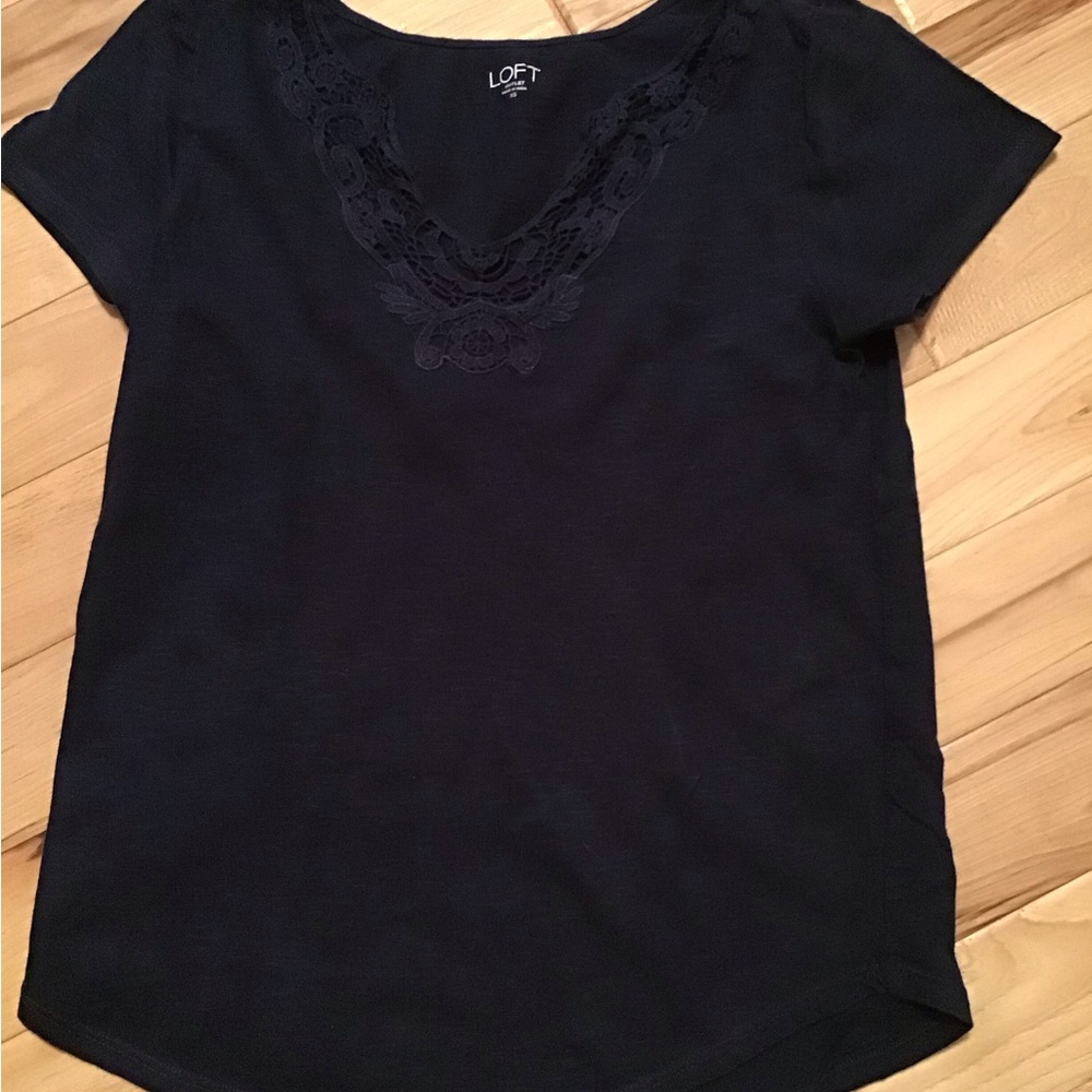 Loft Outlet blue light weight lace tshirt short sleeve XS